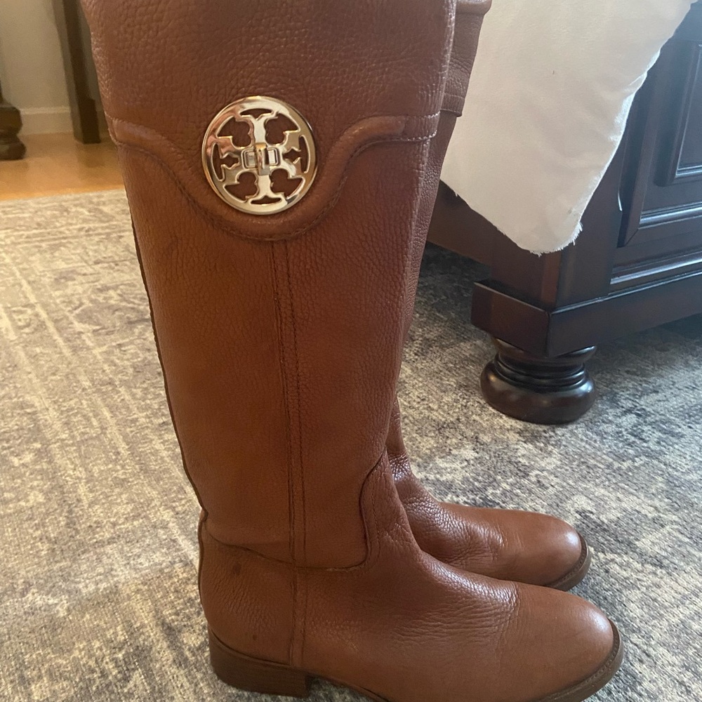 Beautiful Tory Burch Brown/camel color Boots with Gold Emblem